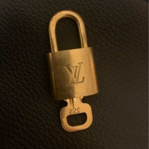 🔐Louis Vuitton Lock and Key 322 🔐